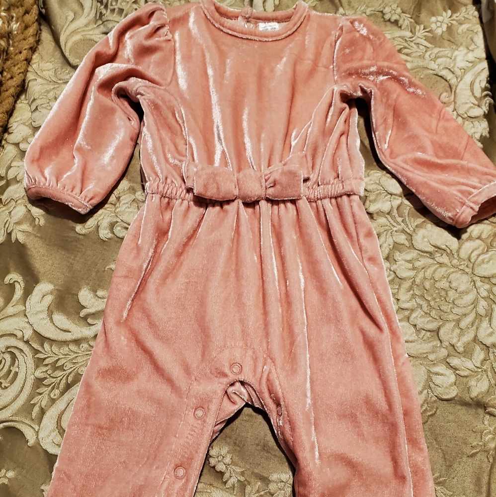 Toddler girl pink velvet romper.
